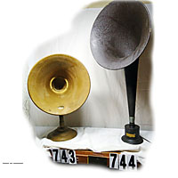 Old pictures of antique radio horn speakers image gallery black gold 2' 